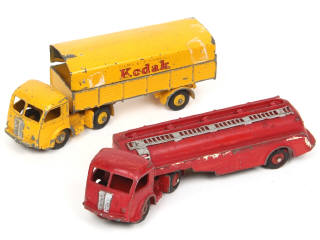 Lot 221 - DINKY TOYS (FRANCE) (2)