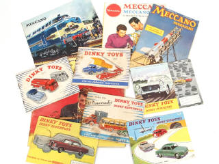 Lot 57 - DIVERS (11)