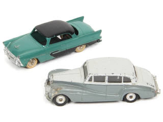 Lot 286 - DINKY TOYS (2)