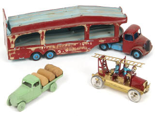 Lot 287 - DIVERS (3)