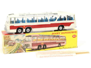 Lot 364 - DINKY TOYS (GB) (1)