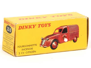 Lot 394 - DINKY TOYS (FRANCE) (1)