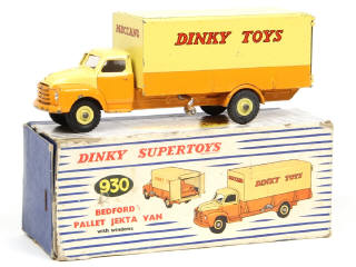 Lot 361 - DINKY TOYS (GB) (1)