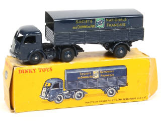 Lot 445 - DINKY TOYS (FRANCE) (1)