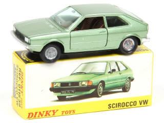 Lot 437 - DINKY TOYS (FRANCE) (1)