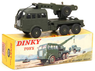 Lot 483 - DINKY TOYS (FRANCE) (1)