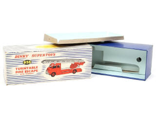 Lot 365 - DINKY TOYS (GB) (1)