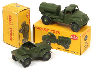 Lot 377 - DINKY TOYS (GB) (2)