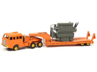 Lot 419 - DINKY TOYS (FRANCE) (1)