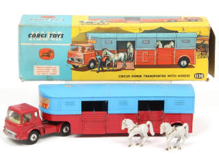 Lot 304 - CORGI TOYS (GB) (1)