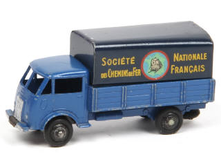 Lot 405 - DINKY TOYS (FRANCE) (1)