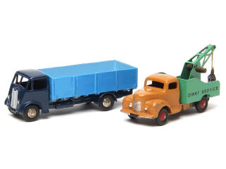 Lot 376 - DINKY TOYS (GB) (2)