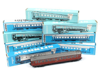 Lot 424 - MÄRKLIN 'HO' (ALLEMAGNE) (8)