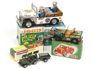 Lot 299 - DIVERS (3)