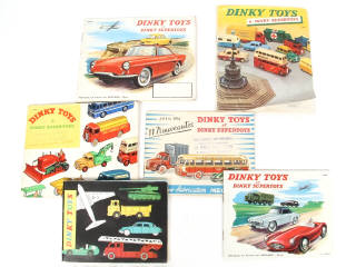 Lot 200 - DINKY TOYS (6)