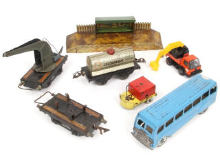 Lot 305 - DIVERS (7)