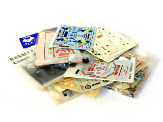 Lot 155 - DIVERS (22)