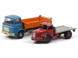 Lot 355 - DINKY TOYS (FRANCE) (2)