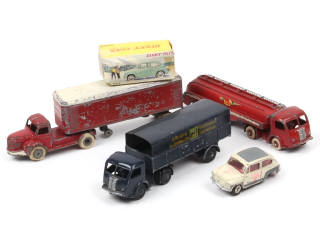 Lot 362 - DINKY TOYS (FRANCE) (4)