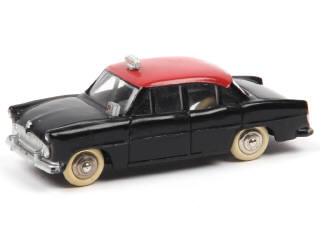 Lot 334 - DINKY TOYS (FRANCE) (1)