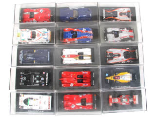 Lot 183 - DIVERS (15)