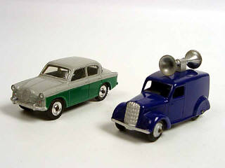 Lot 728 - DINKY TOYS (GB) (2)