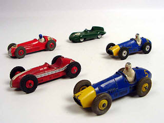 Lot 751 - DINKY TOYS (GB) (5)