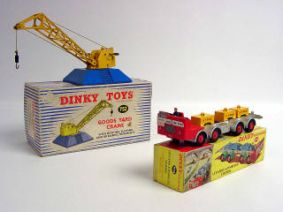 Lot 896 - DINKY TOYS (GB) (2)