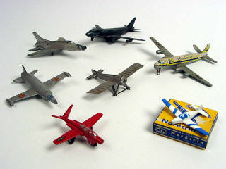 Lot 775 - DIVERS (7)