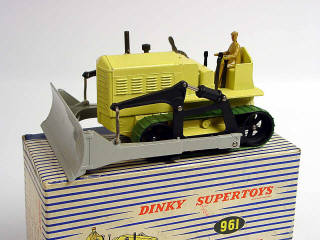 Lot 895 - DINKY TOYS GB (1)