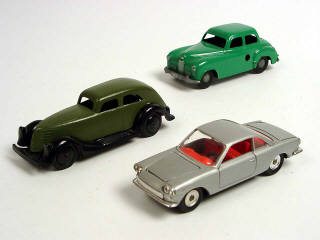 Lot 769 - DIVERS (3)