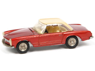 Lot 449 - DINKY TOYS (FRANCE) (1)