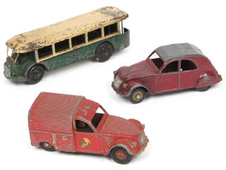 Lot 520 - DINKY TOYS (FRANCE) (3)