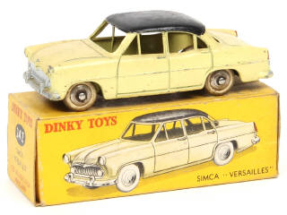 Lot 425 - DINKY TOYS (FRANCE) (1)