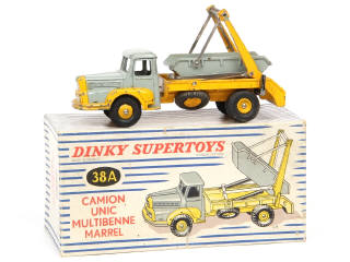 Lot 442 - DINKY TOYS (FRANCE) (1)
