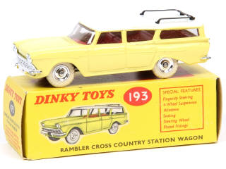 Lot 323 - DINKY TOYS (GB) (1)