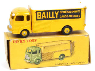 Lot 432 - DINKY TOYS (FRANCE) (1)