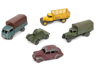 Lot 387 - DINKY TOYS (5)