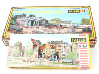 Lot 244 - FALLER 'HO' (ALLEMAGNE) (2)