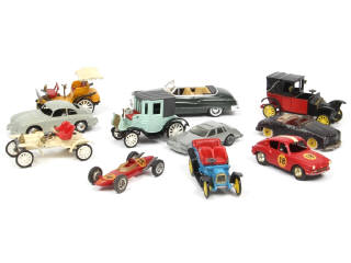 Lot 122 - DIVERS (11)