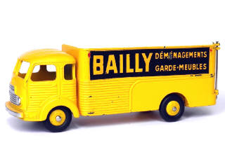 Lot 216 - DINKY TOYS (FRANCE) (1)
