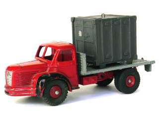 Lot 218 - DINKY TOYS (FRANCE) (1)