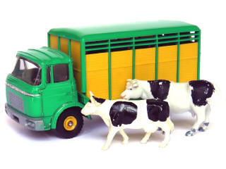 Lot 221 - DINKY TOYS (FRANCE) (1)