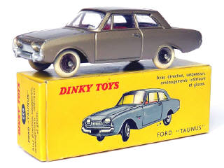 Lot 235 - DINKY TOYS (FRANCE) (1)