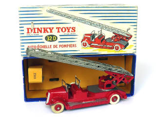 Lot 255 - DINKY TOYS (FRANCE) (1)