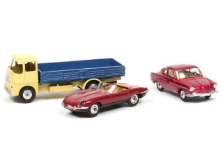 Lot 326 - CORGI TOYS (GB) (3)