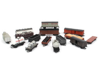 Lot 33 - HORNBY 'HO' (15)