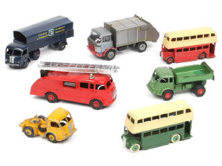 Lot 160 - DIVERS (7)