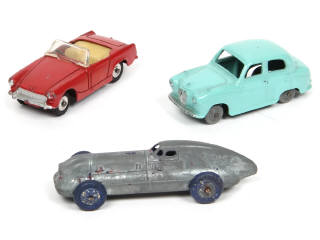 Lot 368 - DINKY TOYS (GB) (3)