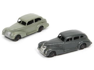 Lot 355 - DINKY TOYS (GB) (2)